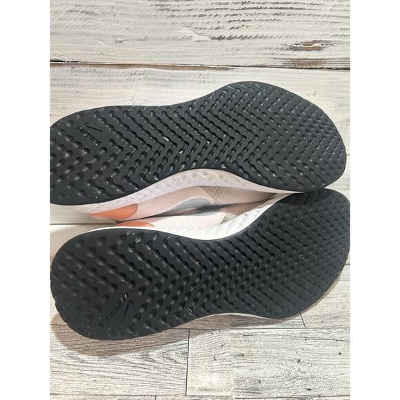 Nike sneakers Revolution 5 Womens Size 6Youth Pink White Black - Picture 8 of 9